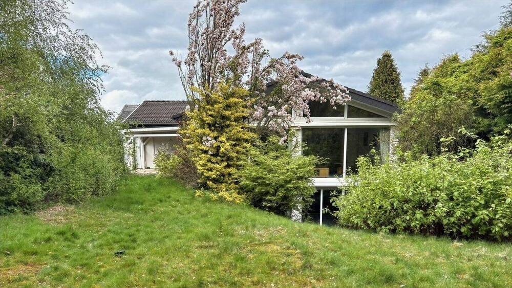 Thumbnail-Idyllisch gelegenes Einfamilienhaus mit viel Potenzial