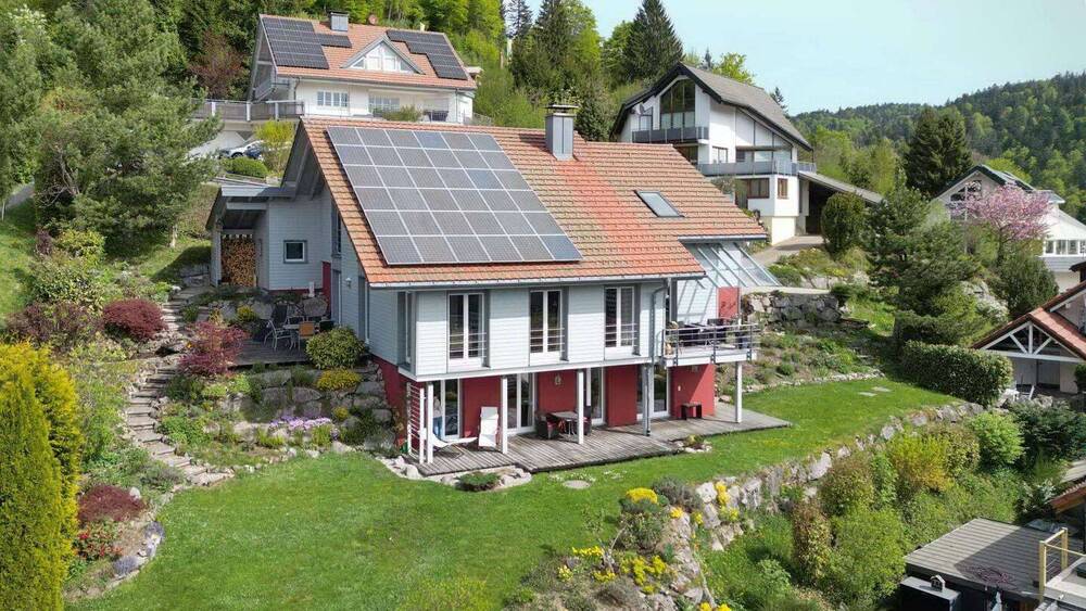 Thumbnail-Hanglage mit Weitblick - Einfamilienhaus mit Einliegerwohnung in Holzbauweise