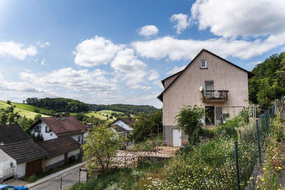 Thumbnail-2-Familienhaus mit vielen Möglichkeiten und tollem Blick