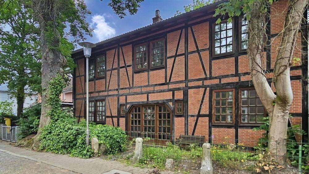 Thumbnail-alles außer gewöhnlich: großes, solides Fachwerkhaus im Lotsenviertel mit viel Platz für Ihre Ideen