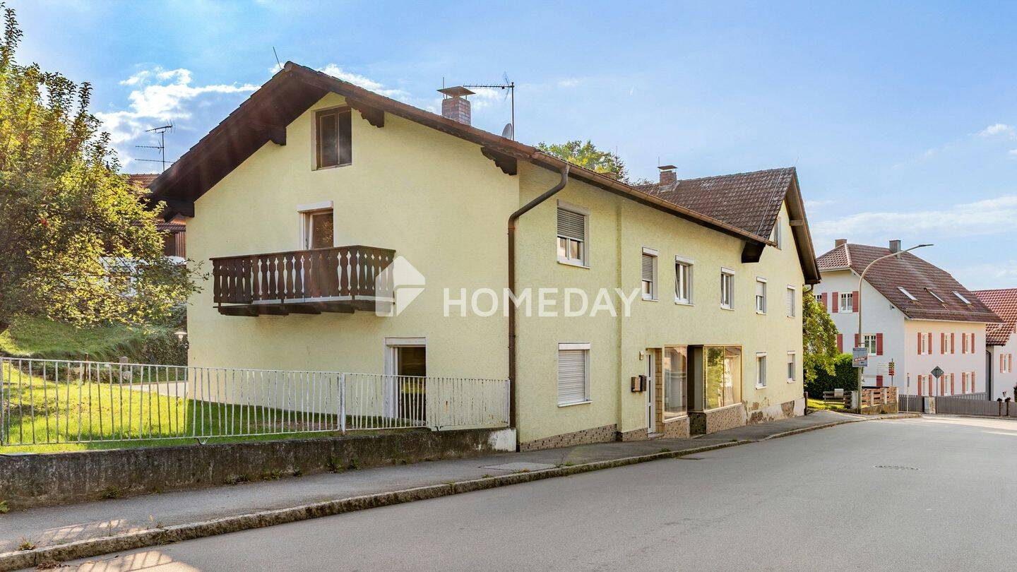 Thumbnail-Großzügiges Mehrfamilienhaus mit drei Wohneinheiten + Gewerbe und idyllischem Garten