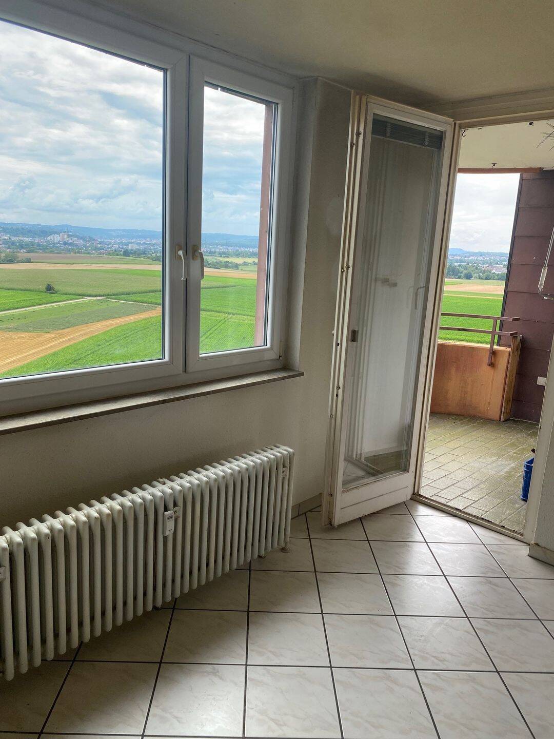 Thumbnail-PREISREDUKTION - Einzug sofort möglich - 3,5 Zimmer Wohnung mit herrlichem Ausblick