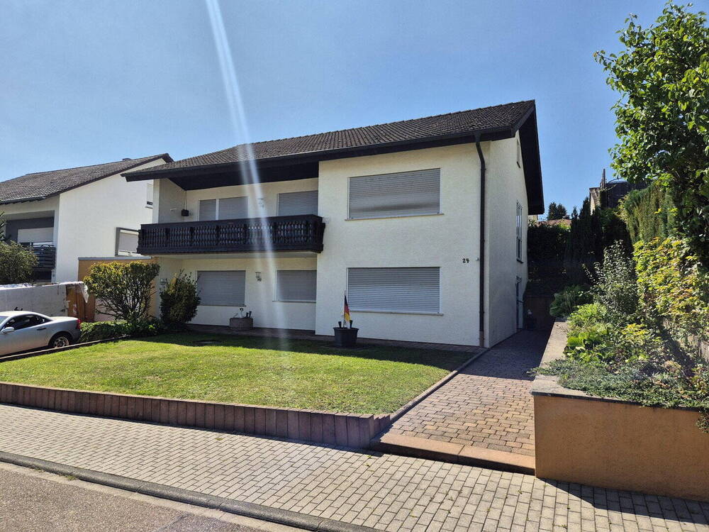 Thumbnail-Einfamilienhaus mit Einliegerwohnung, Wintergarten, Garage und Gartenparadies auf 708 m2