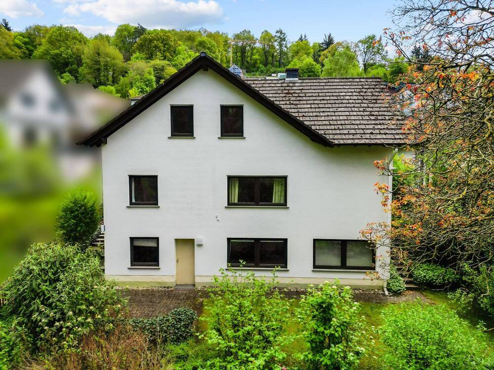 Thumbnail-**Attraktives Ein-Zwei-Familien-Wohnhaus in ruhiger Anliegerstraße von Gelnhausen-Stadt**