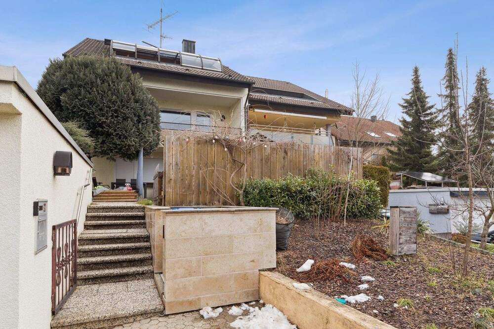 Thumbnail-Zwei Wohneinheiten, viel Platz & Weitblick - Einfamilienhaus mit Einliegerwohnung