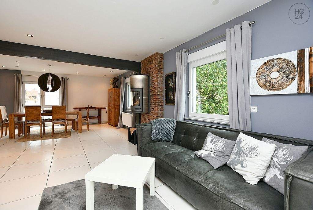 Thumbnail-Helle, modern möblierte 2,5-Zimmer Wohnung mit Balkon und Stellplatz in Fellbach