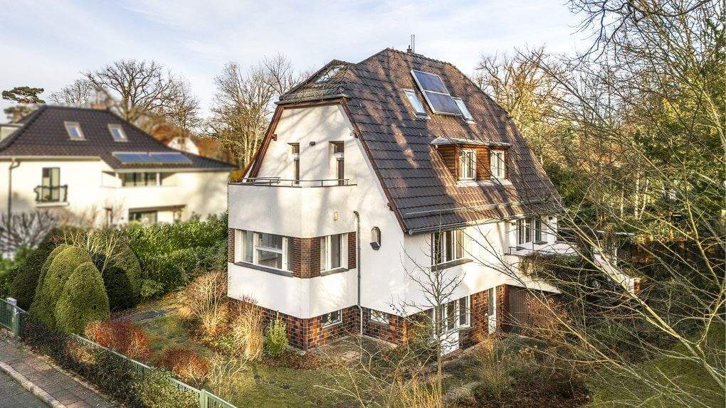 Thumbnail-Raum für Familie & Freiheit: Haus mit Bootsliegeplatz & Einliegerwohnung entdecken!