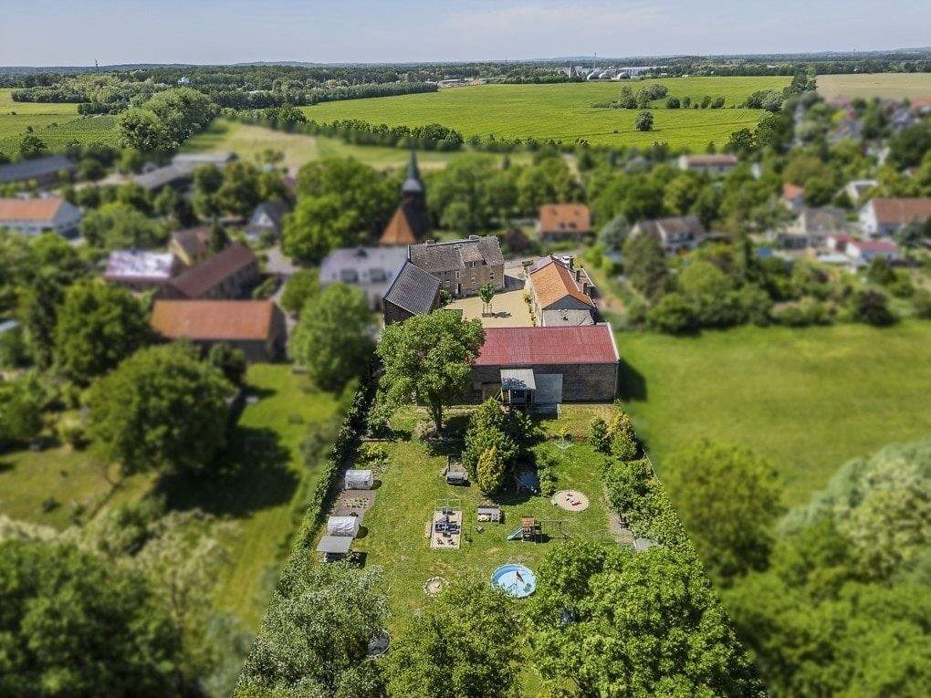 Thumbnail-Vierseitenhof mit viel Grundstück in Potsdam