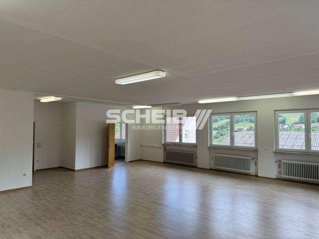 Thumbnail-Büro im Obergeschoss - saniert