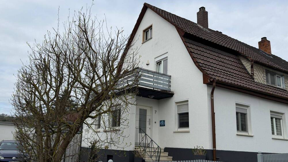 Thumbnail-Doppelhaushälfte mit Außenpool in Ludwigsau
