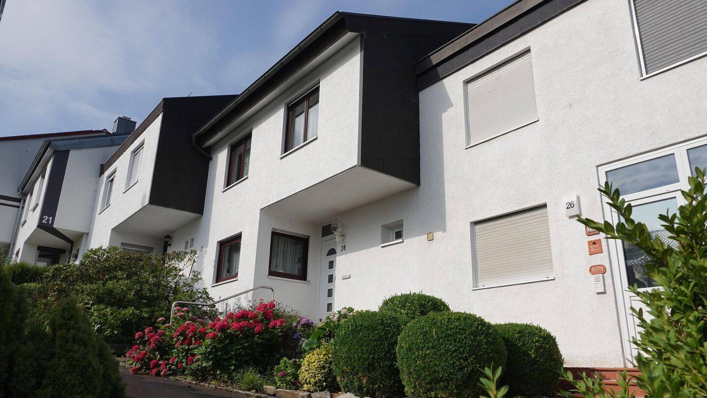 Thumbnail-Privat: Familienfreundliches Reihenhaus mit Garten & Garage in bester Lage, Böblingen-Tannenberg