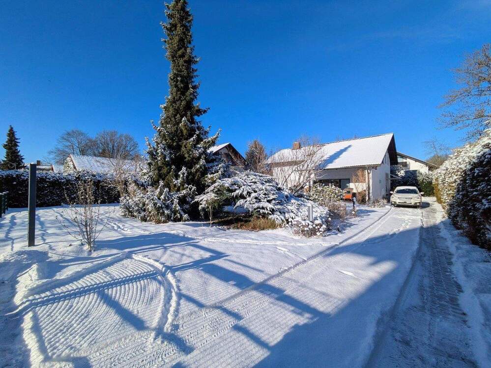 Thumbnail-Wohnen oder neu gestalten - Großes Gartengrundstück mit Einfamilienhaus