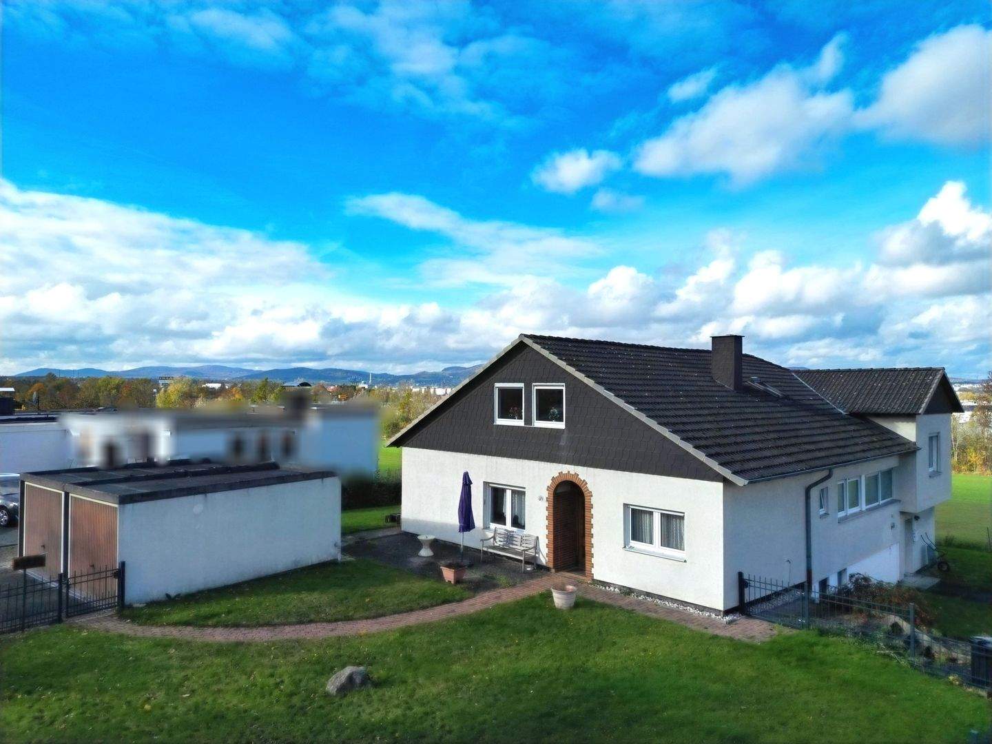 Thumbnail-Feldrandlage und Top-Anbindung garantiert: Sanierungsbedürftiges Einfamilienhaus in Lohfelden