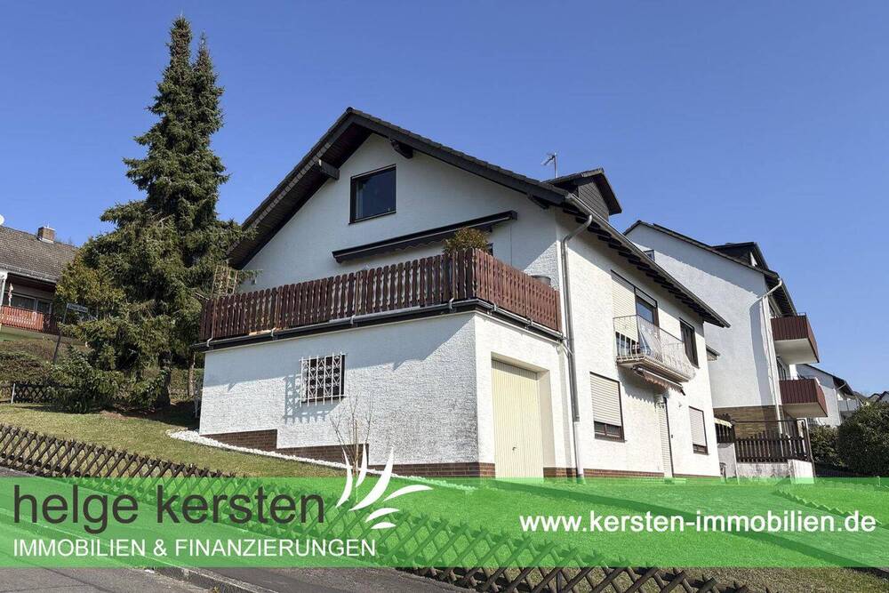 Thumbnail-Dreifamilienhaus mit Potenzial und tollem Ausblick über Altmorschen zu verkaufen!