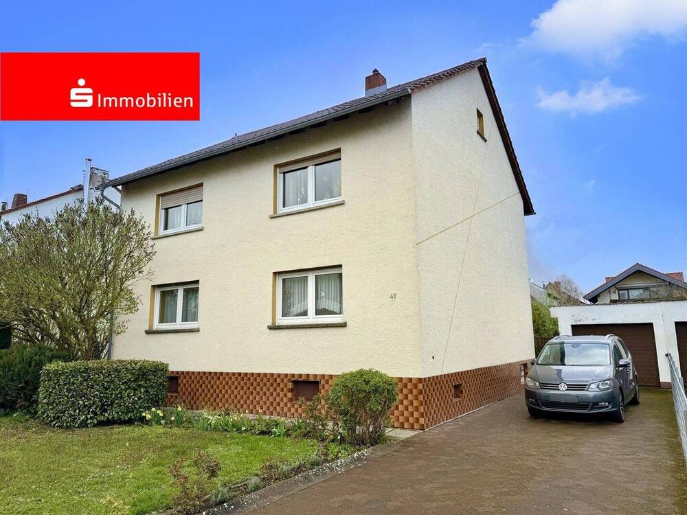 Thumbnail-Freistehendes 2-Familienhaus mit Garage in gesuchter Wohnlage!
