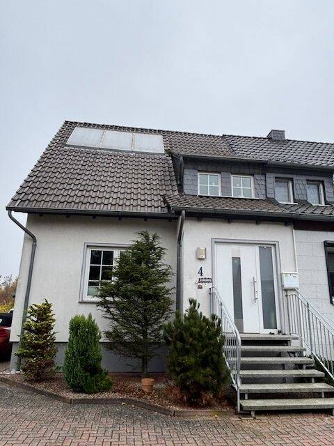 Thumbnail-Ein Raumwunder! Modernisierte Doppelhaushälfte mit ausgebautem Spitzboden