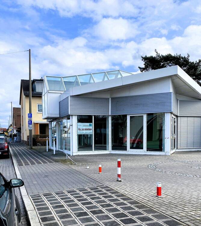 Thumbnail-Ausstellungspavillon u. 30 Stellplätze für Kfz zu vermieten