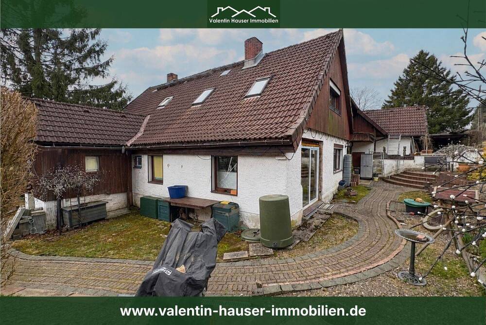 Thumbnail-Zweifamilienhaus mit viel Platz und Potenzial zur Neugestaltung