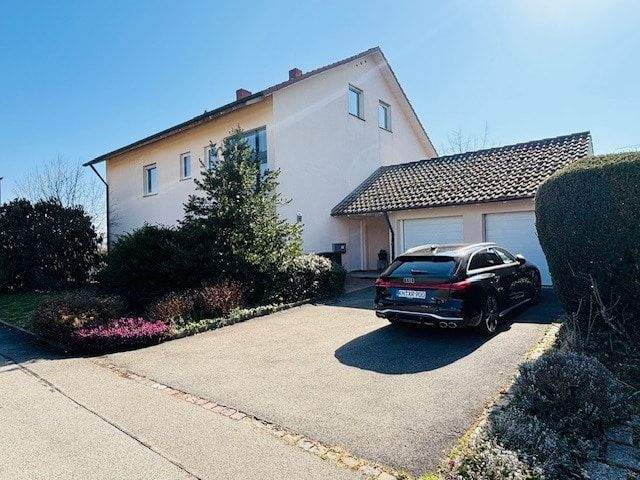 Thumbnail-Ansprechendes Zweifamilienhaus mit Einliegerwohnung und großem Garten in Bestlage