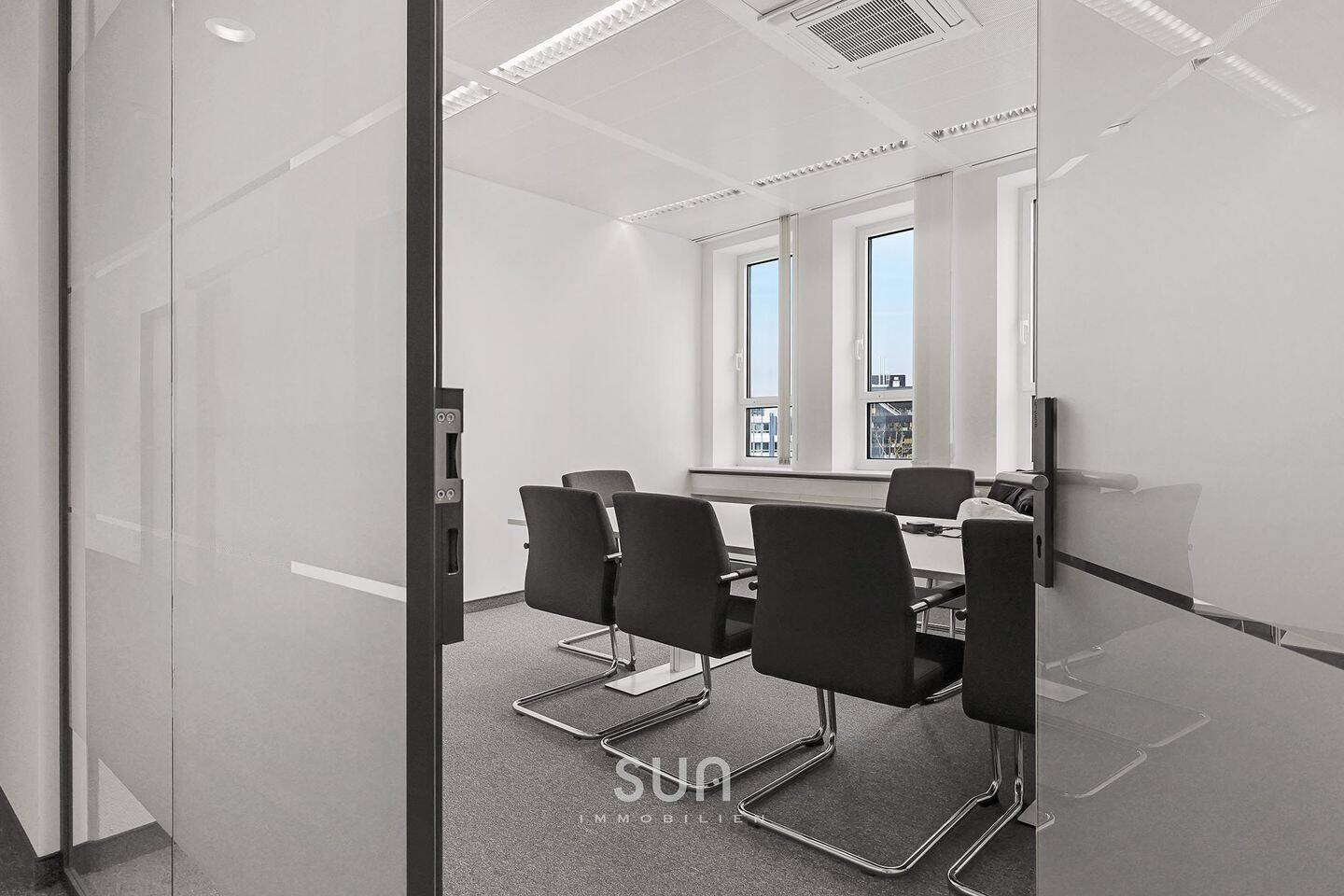 Thumbnail-308 m² moderne Bürofläche in Eschborn - ideal für Unternehmen & Kanzleien