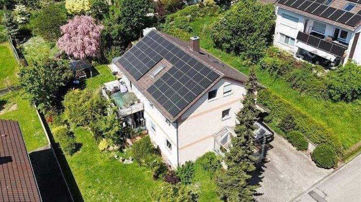 Thumbnail-Ihr neues Zuhause: 3 Familien Wohnhaus mit Garten, Terrasse und vielseitigen Nutzungsmöglichkeiten