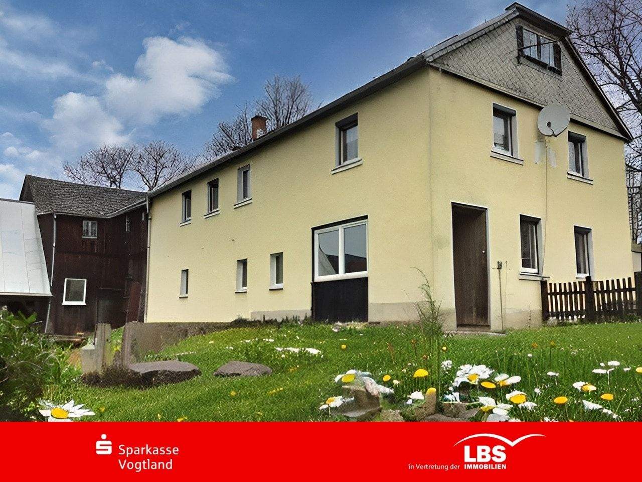 Thumbnail-Bauernhaus mit Scheunen und Garagen!