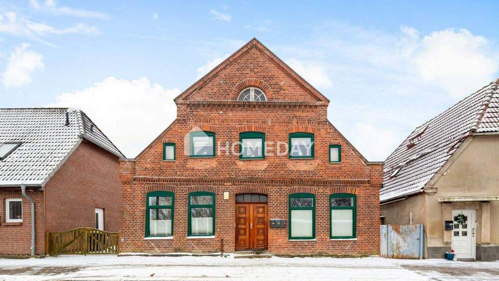 Thumbnail-Denkmalgeschütztes Mehrfamilienhaus mit Vermietung und freier Dachgeschosswohnung