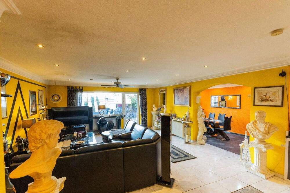 Thumbnail-251 m² auf einer Ebene , separater Eingang, riesen Terrasse, 2 Wohnungen