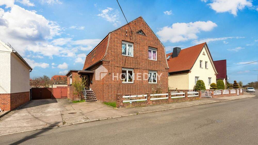 Thumbnail-Solides EFH mit Innenhof, Garage, Nebenhaus und großem Garten in ruhiger Umgebung