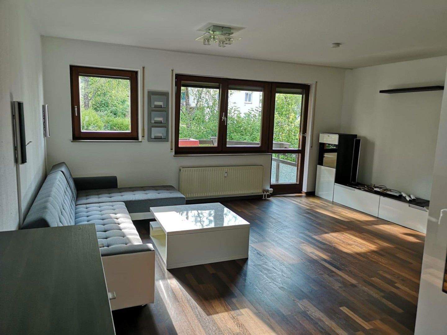 Thumbnail-Provisionsfrei! Attraktive und renovierte 2,5-Zimmer-Wohnung vollständig möbliert mit Balkon und EBK