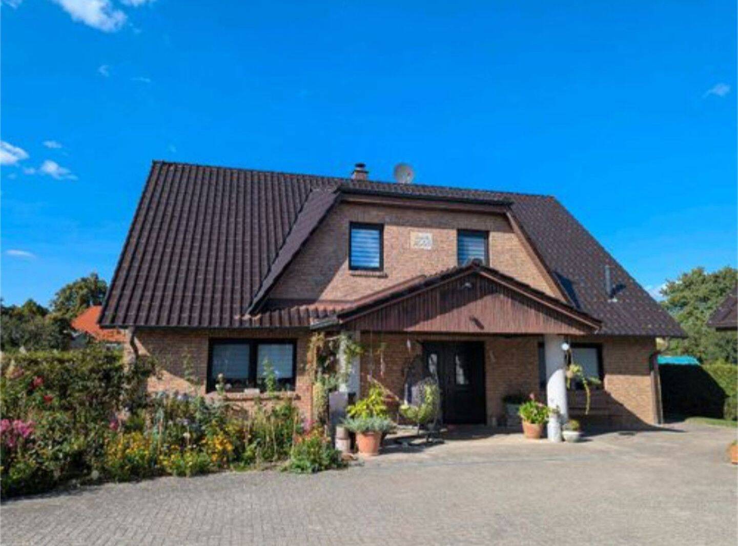 Thumbnail-Schönes großes Einfamilienhaus