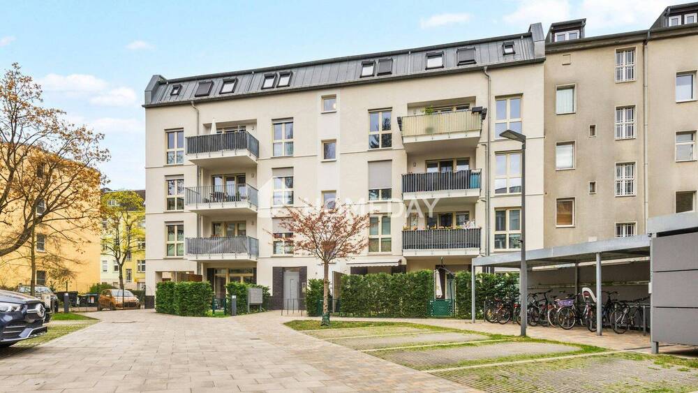 Thumbnail-HOMEDAY- EXCLUSIV Moderne 3-Zimmer-Wohnung mit Balkon, Aufzug und hochwertiger Ausstattung