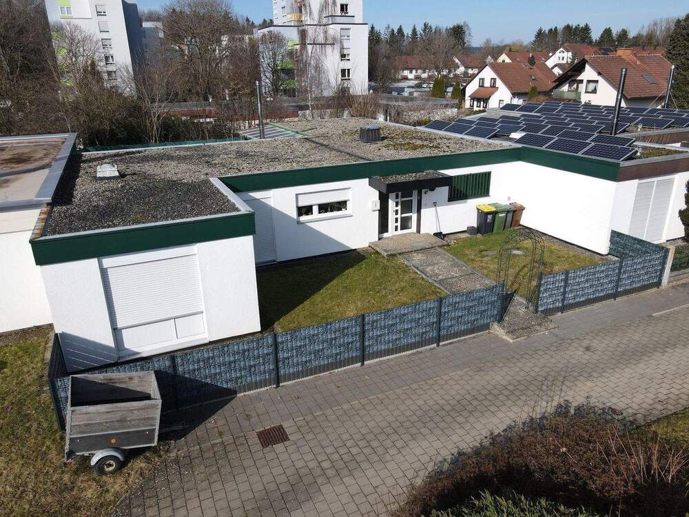Thumbnail-Modernisiertes Reihenbungalow in Bad Dürrheim – Wohnen auf einer Ebene mit Garten und Kamin
