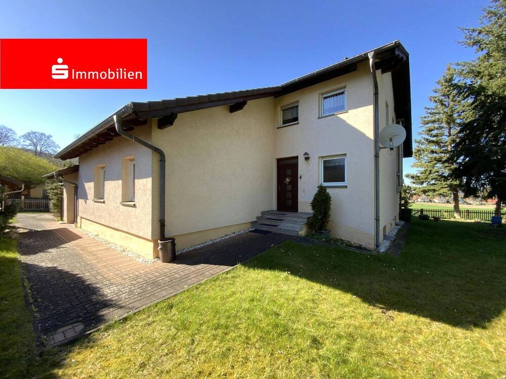 Thumbnail-Geräumiges Einfamilienhaus mit großem Grundstück