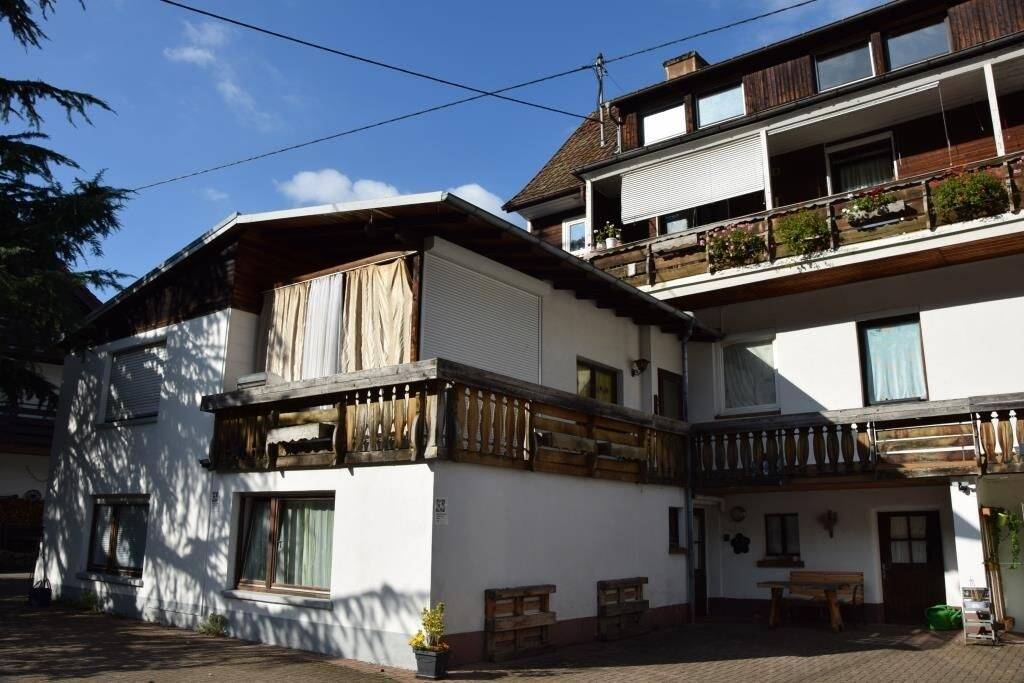 Thumbnail-Vermietetes Mehrfamilienhaus mit zwei Ladenlokalen in zentraler Lage von Münstertal