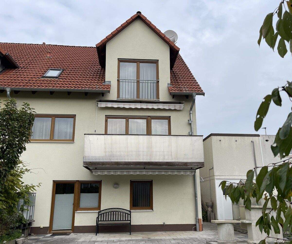 Thumbnail-Großzügige Doppelhaushälfte in bester Lage