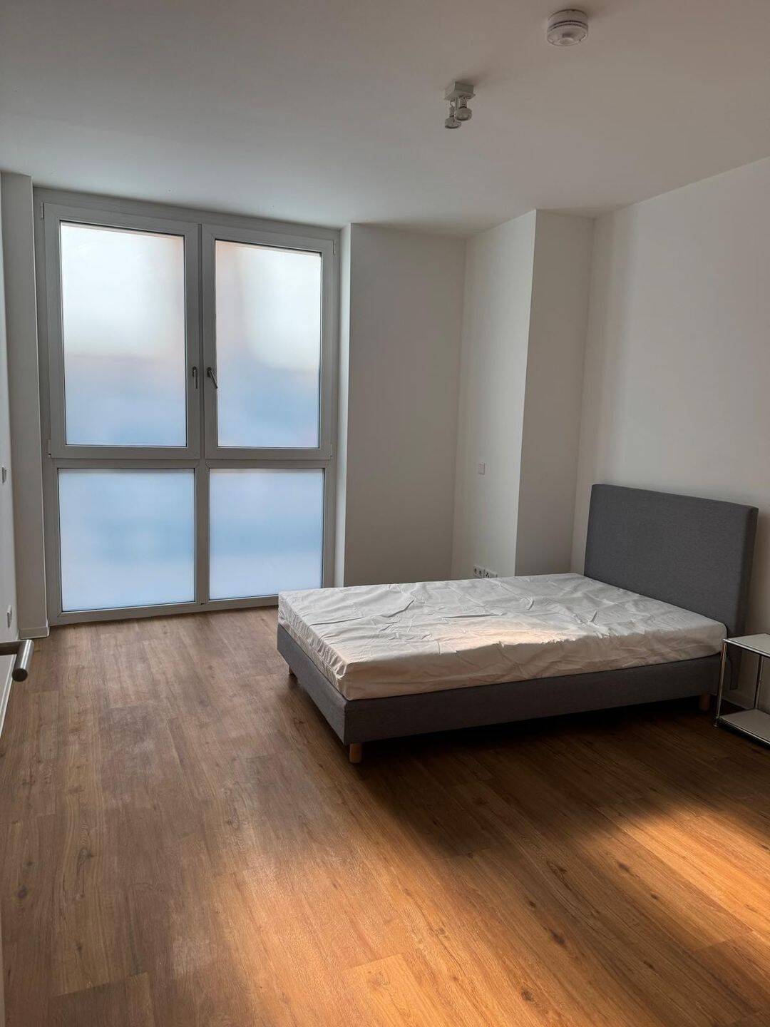 Thumbnail-Modern möblierte 2-Zimmer-Wohnung in guter Lage