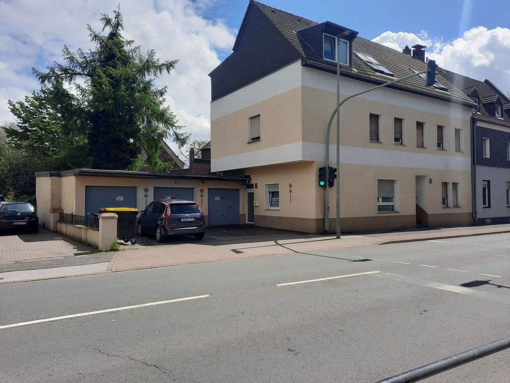 Thumbnail-Duisburg Homberg Mehrfamilienhaus mit Garagen
