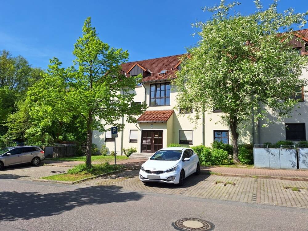 Thumbnail-Machern: Lichtdurchflutete 3-Zimmer-Wohnung mit Balkon im 1. OG