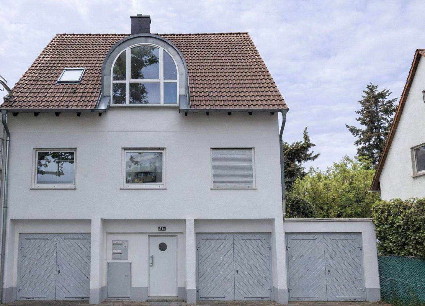 Thumbnail-Einfamilienhaus mit großem Garten & Entwicklungspotenzial - Frankfurt-Griesheim