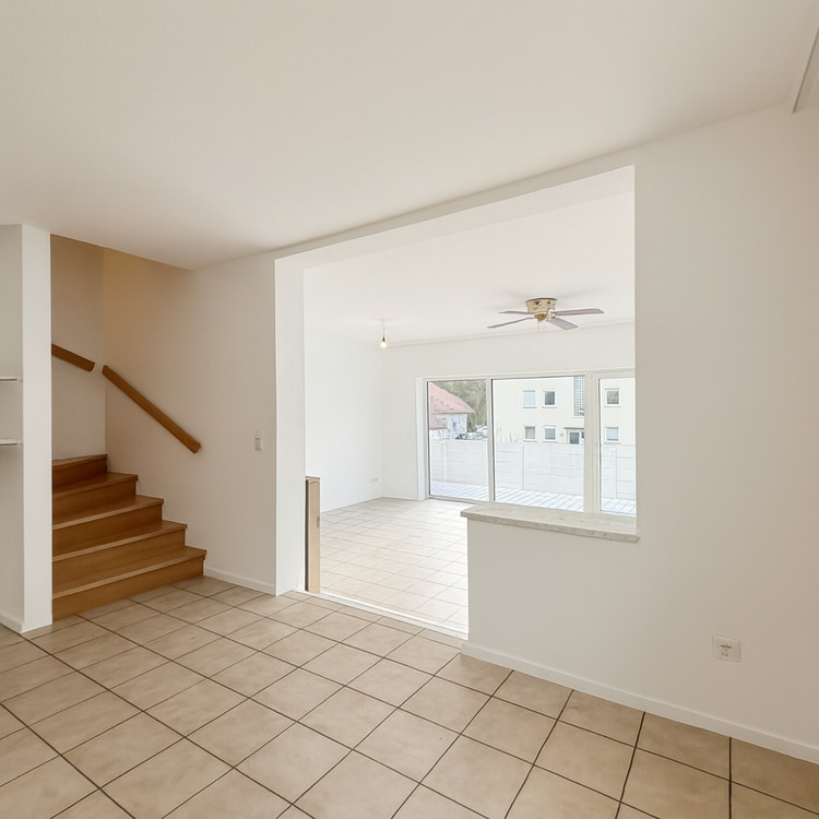 Thumbnail-Frisch renoviertes und familienfreundliches Reihenendhaus mit kleinem Garten in Oberdürrbach, sofort bezugsfrei