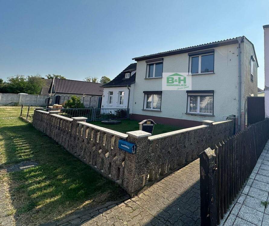 Thumbnail-Günstig - Bei Zörbig - preiswertes EFHDHH Wfl. 126 qm 4 Zimmer - pflegeleicht