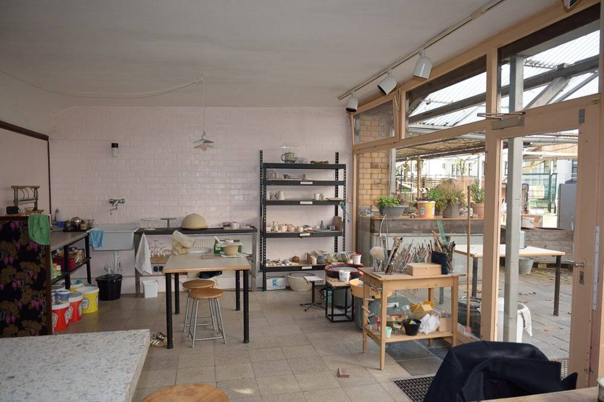 Thumbnail-vermietete Gewerbeimmobilie in Köln zu verkaufen.