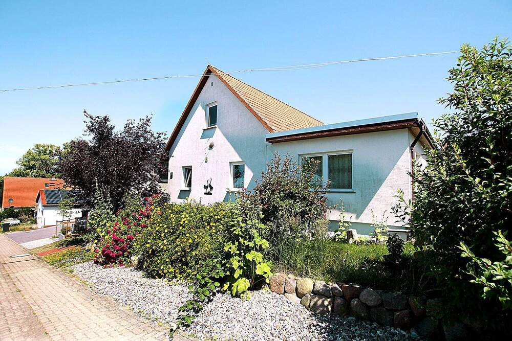 Thumbnail-Einfamilienhaus - zuletzt Feriennutzung in 18551 Lohme Rügen, Kiekut 7