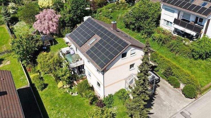 Thumbnail-Ihr neues Zuhause: 3 Familien Wohnhaus mit Garten, Terrasse und vielseitigen Nutzungsmöglichkeiten