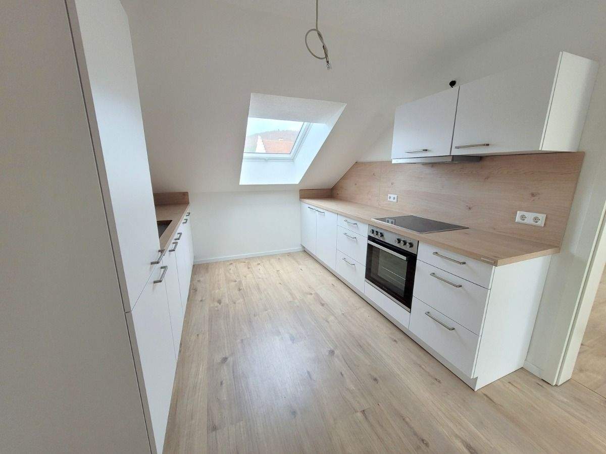 Thumbnail-Schicke, helle 4-Zimmer-Wohnung. Frisch ausgebaut und bezugsbereit!