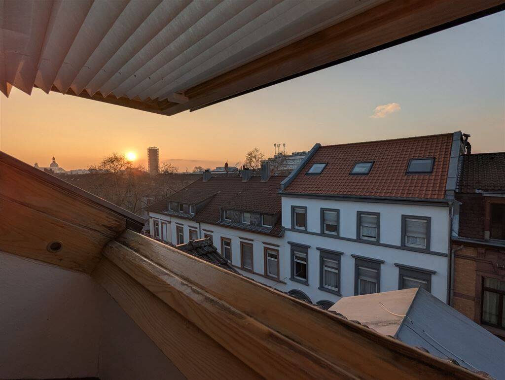 Thumbnail-Schön aufgeteilte u. lichtdurchflutete 3 Zi. DG Wohnung in einem MFH Altbau zwischen Kurpfalzbrücke und Marktplatz ideal f. Studenten ab 1.April zvm.