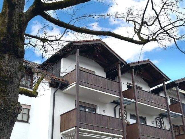 Thumbnail-Weilheim - ruhig gelegene DG Wohnung mit Erker und Balkon