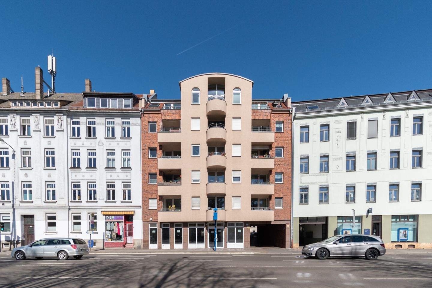 Thumbnail-JETZT PORTFOLIO ERWEITERN | Vermietete 3-Raum-Wohnung mit 2 Loggien, Gäste-WC & TG-Stellplatz