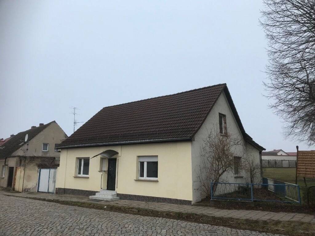 Straßenansicht Wohnhaus